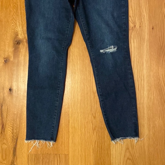 Gap Mid Rise Jeggings - Picture 3 of 7